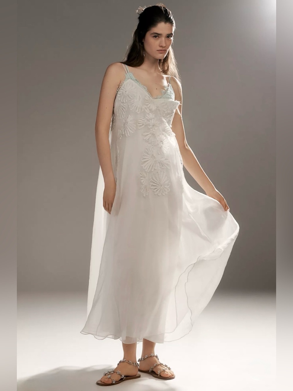Let me be sleeveless Appliqué midi dress